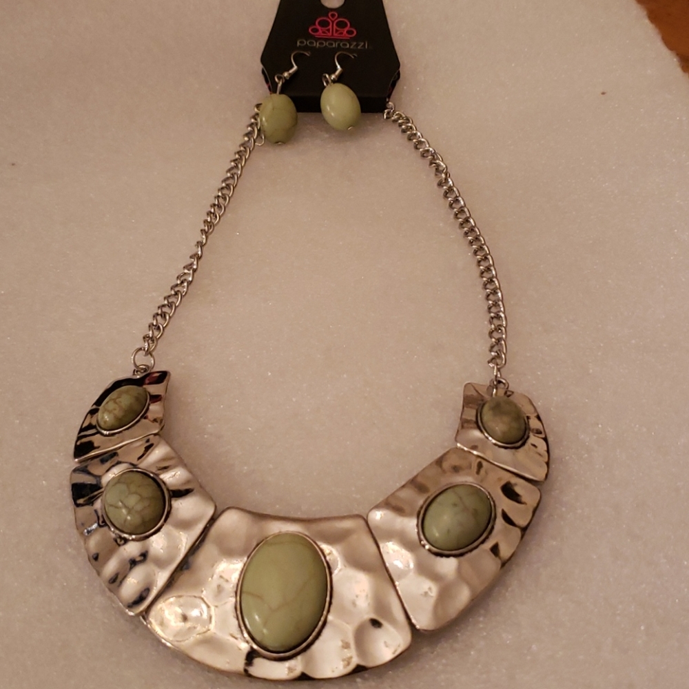 Necklace w earrings